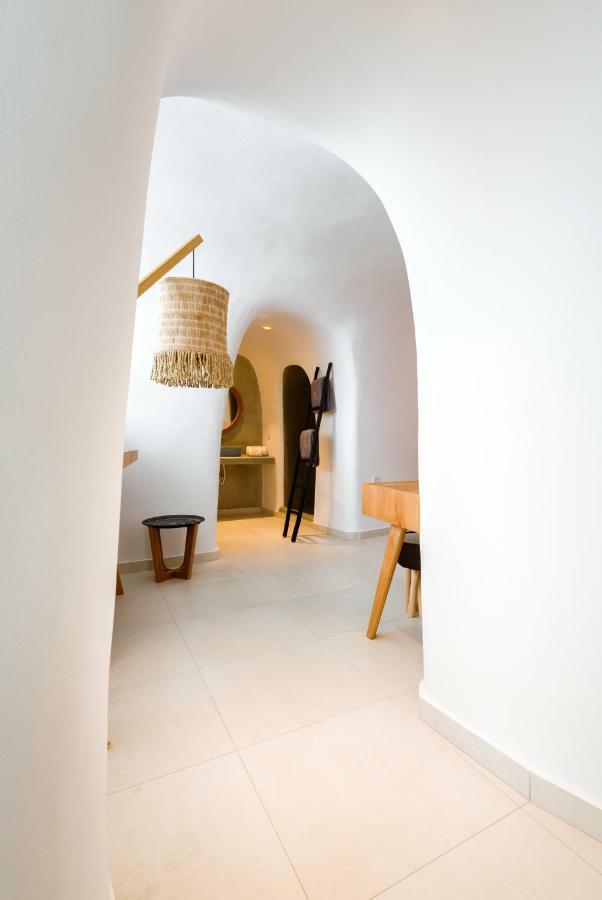 Iriana Suites ฟิรา ภายนอก รูปภาพ