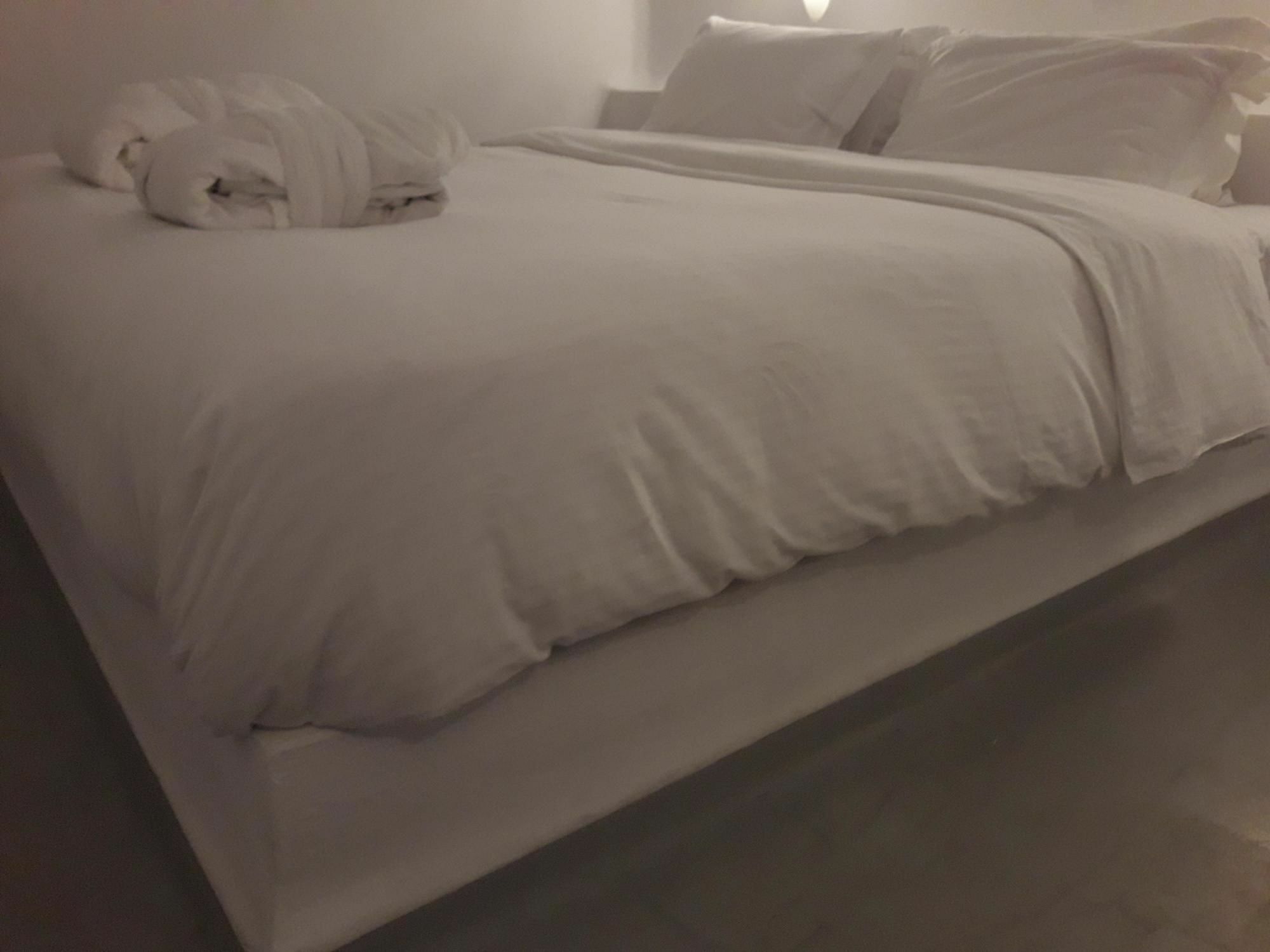 Iriana Suites ฟิรา ภายนอก รูปภาพ