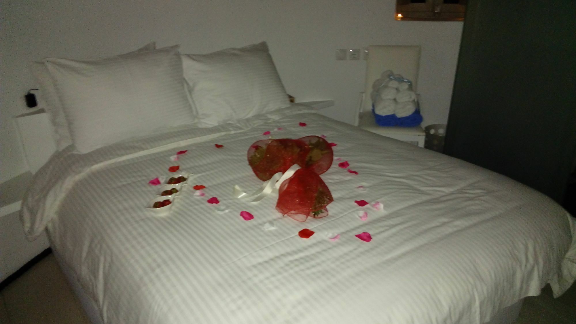 Iriana Suites ฟิรา ภายนอก รูปภาพ